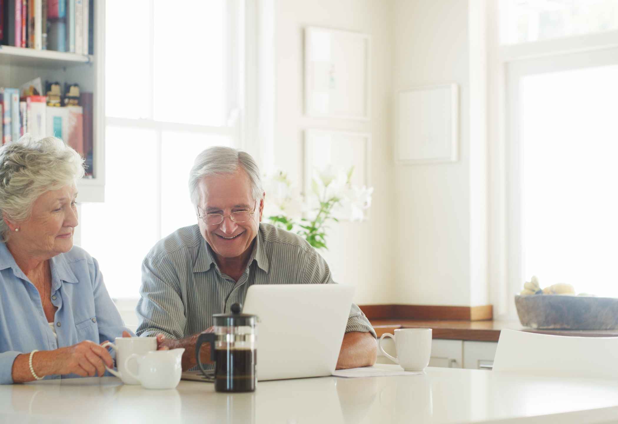 A certified aging in place specialist consulting with a senior homeowner